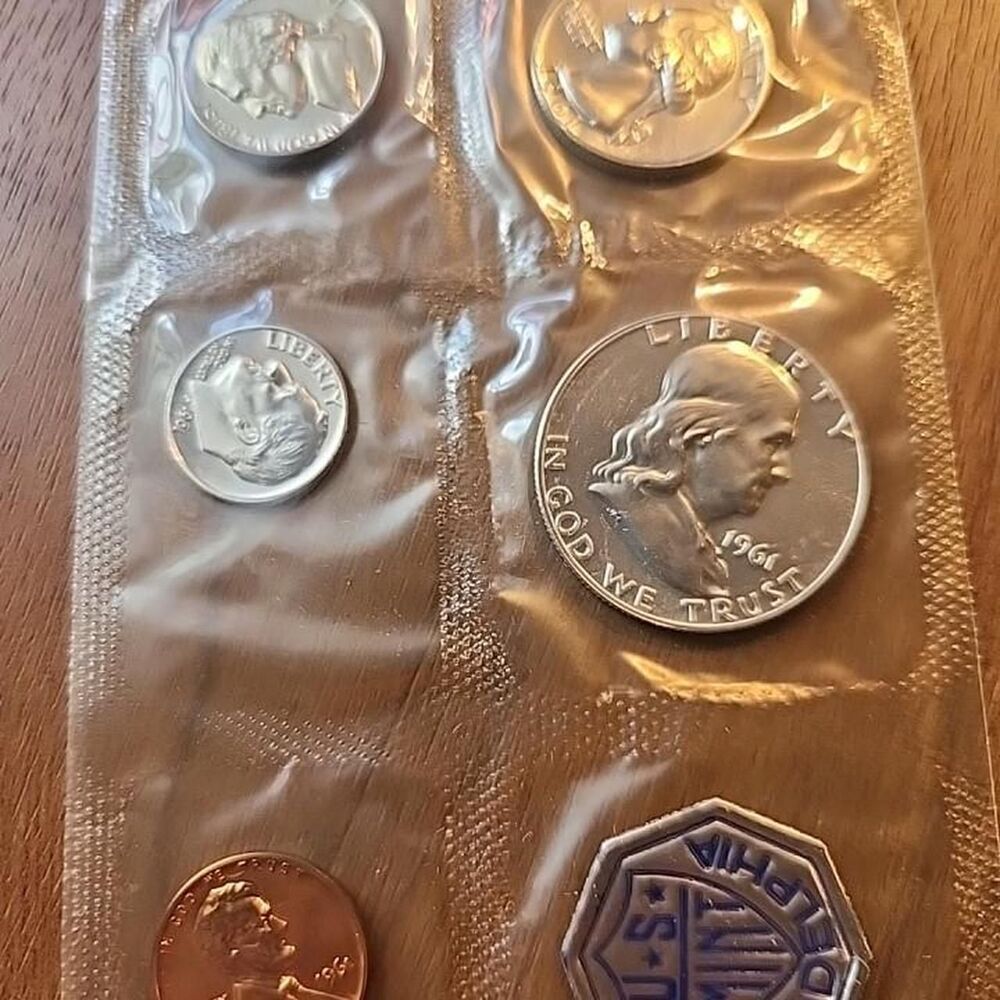 Guess multi Collectibles